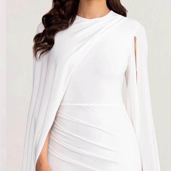 Asymmetrical Cape sleeve Midi dress - Picture 2 of 5